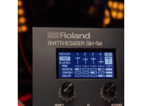 Roland SH-4D Sintetizador Desktop Multi-timbrico